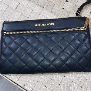 MICHAEL KORS DIAMOND QUILT LEATHER WRISTLET